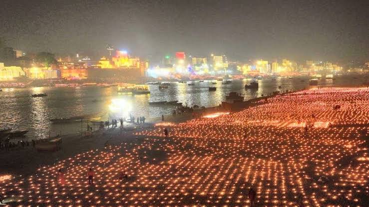 देव दीपावली त्योहार से पहले वाराणसी नो-फ्लाई जोन घोषित, 15 नवंबर को सजेगी काशी